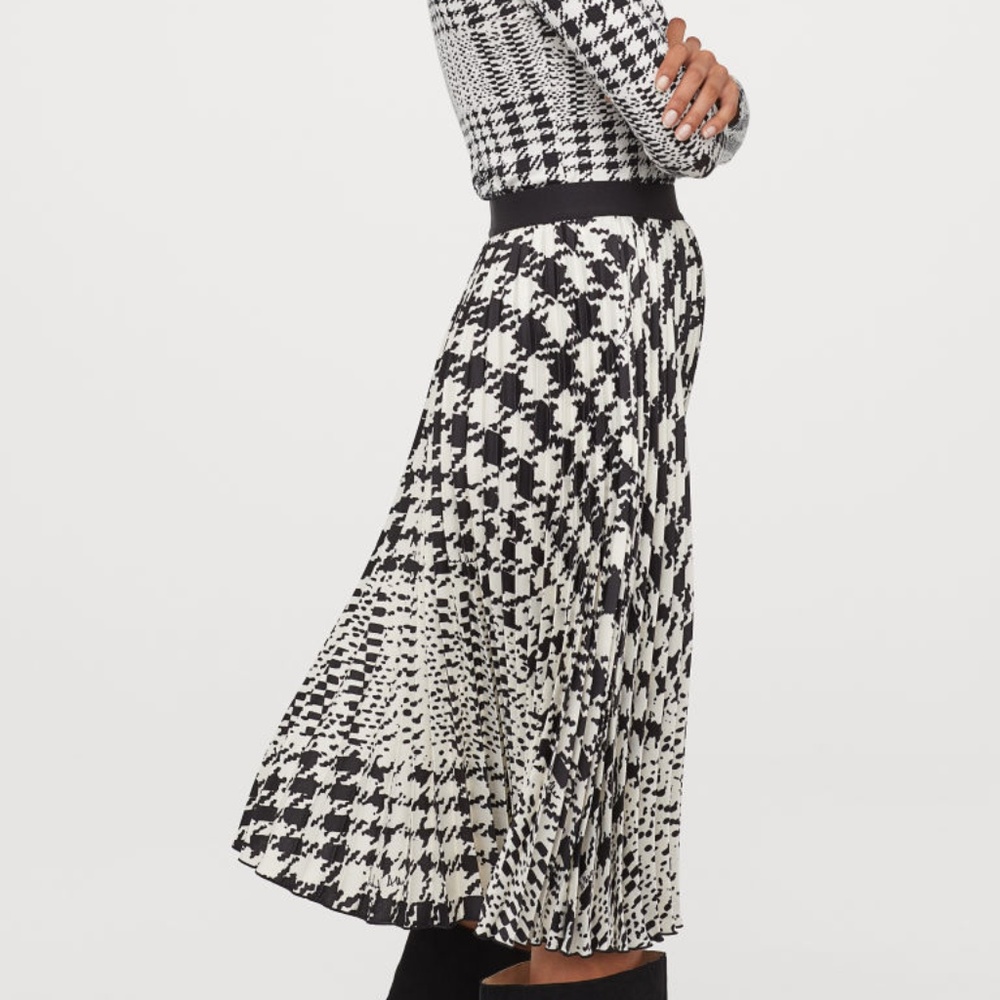 NWT H&M Pleated Houndstooth Midi Skirt